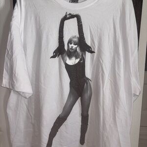 Taylor Swift White Graphic Tee